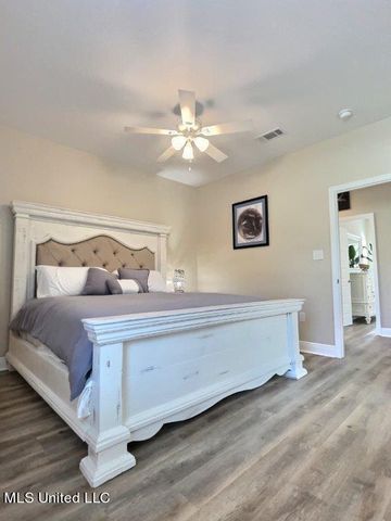 8716 W Simmons Bayou Drive, Ocean Springs, MS 39564