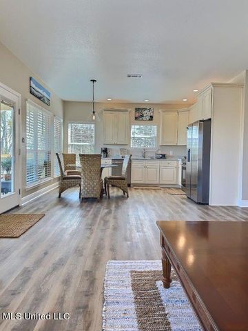 8716 W Simmons Bayou Drive, Ocean Springs, MS 39564