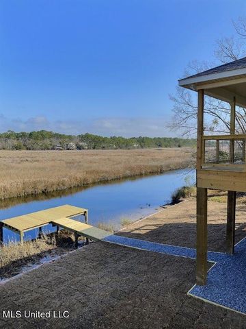 8716 W Simmons Bayou Drive, Ocean Springs, MS 39564