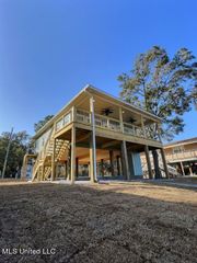 8716 W Simmons Bayou Drive, Ocean Springs, MS 39564