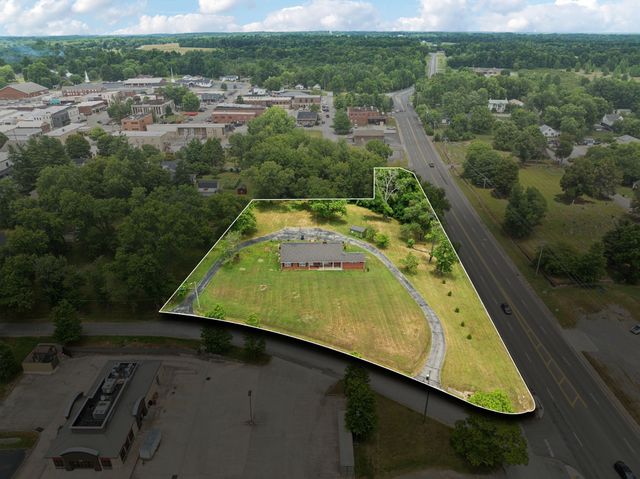 114 Calhoun St, Smithville, TN 37166