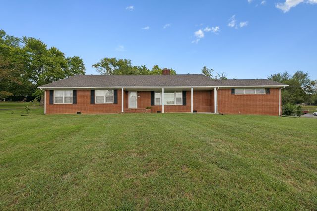 114 Calhoun St, Smithville, TN 37166
