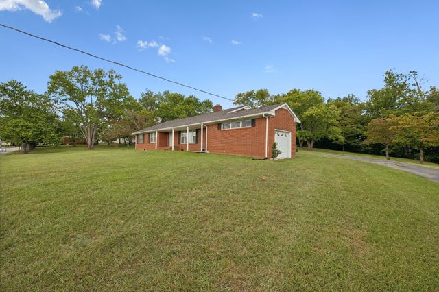 114 Calhoun St, Smithville, TN 37166