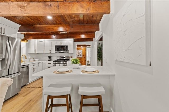 3 Abraham Ave, Freetown, MA 02717
