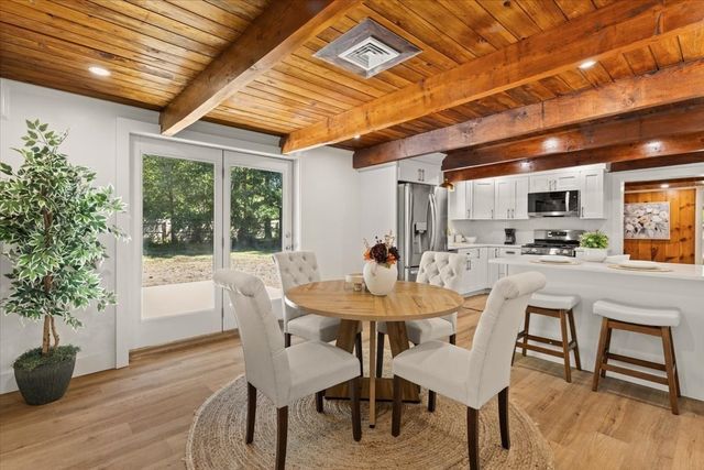 3 Abraham Ave, Freetown, MA 02717