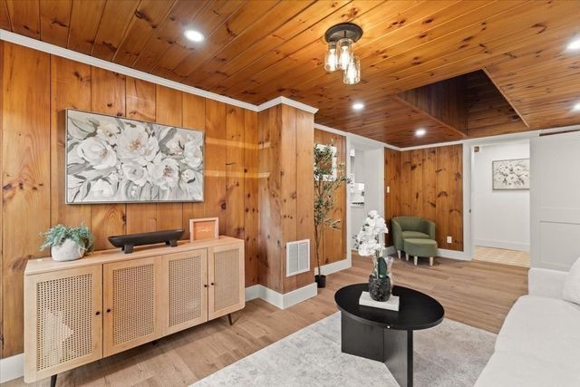 3 Abraham Ave, Freetown, MA 02717