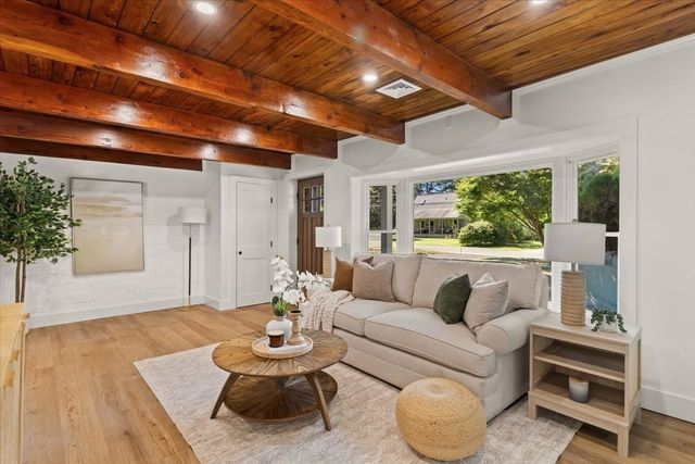 3 Abraham Ave, Freetown, MA 02717
