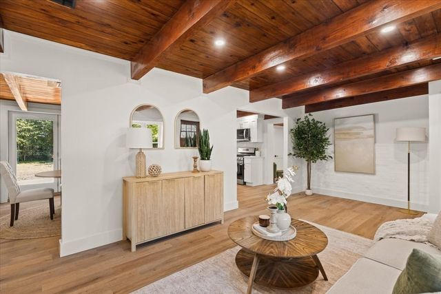 3 Abraham Ave, Freetown, MA 02717