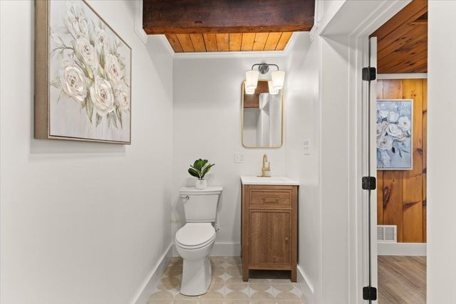 3 Abraham Ave, Freetown, MA 02717