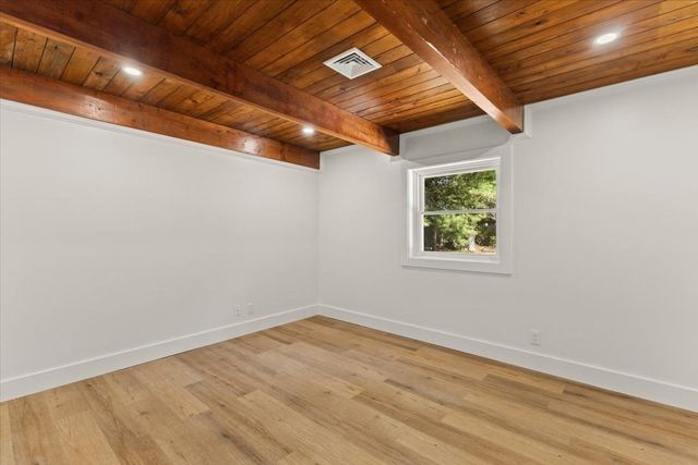 3 Abraham Ave, Freetown, MA 02717