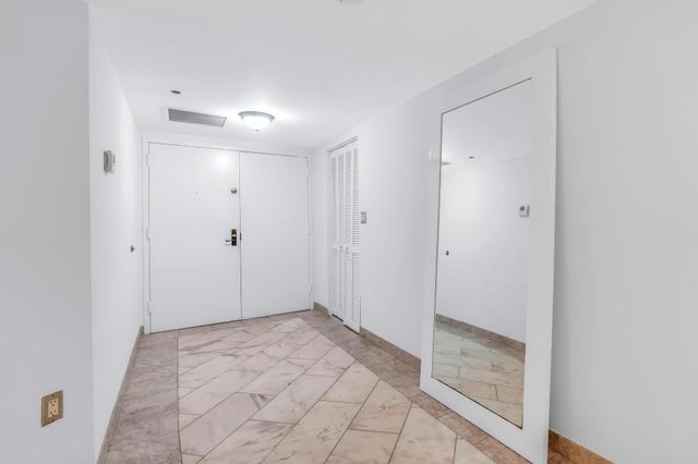 8855 Collins Ave 2D, Surfside, FL 33154