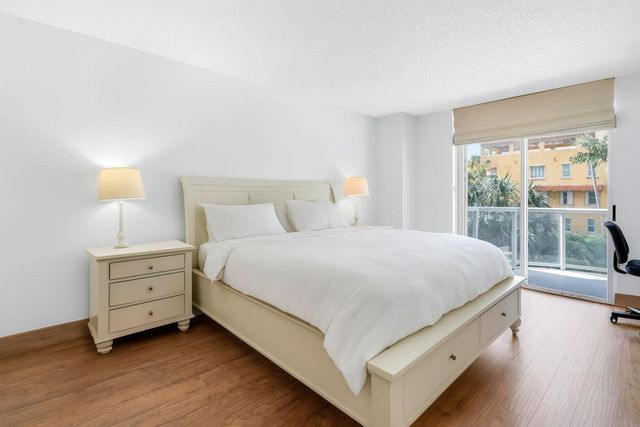 8855 Collins Ave 2D, Surfside, FL 33154