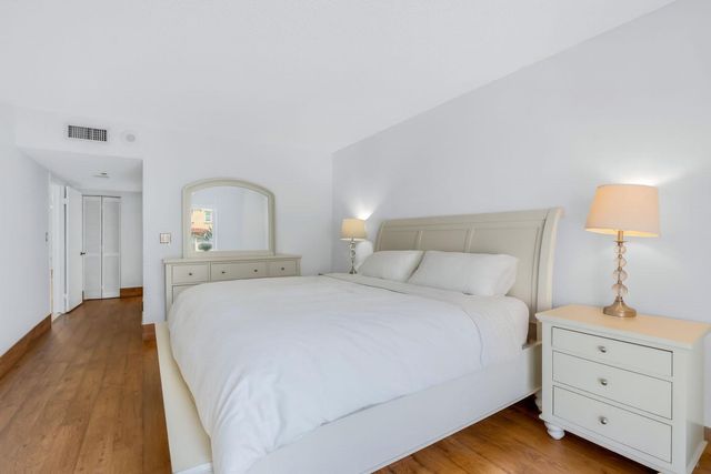 8855 Collins Ave 2D, Surfside, FL 33154