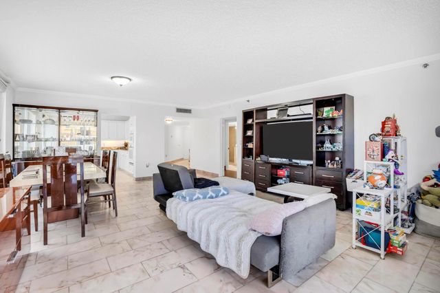 8855 Collins Ave 2D, Surfside, FL 33154