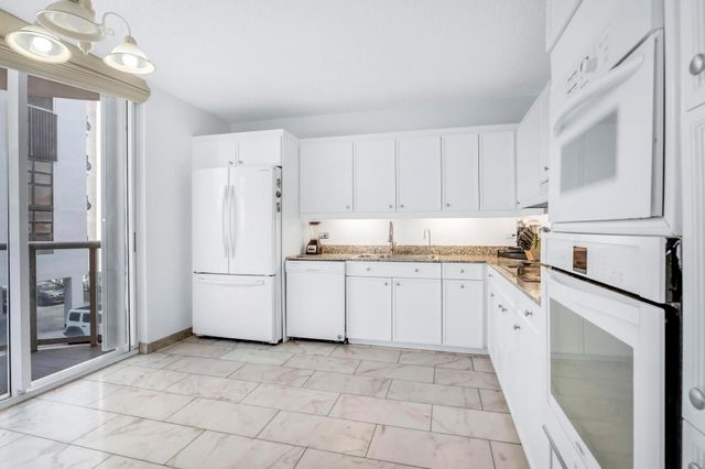 8855 Collins Ave 2D, Surfside, FL 33154