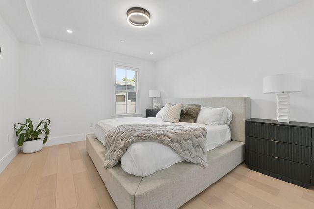 100 White St 1, Boston, MA 02128