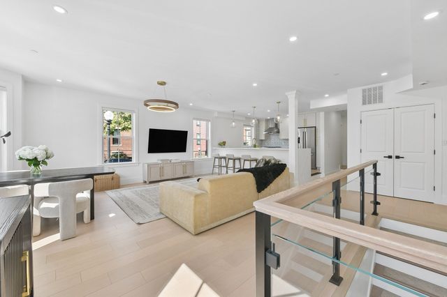 100 White St 1, Boston, MA 02128
