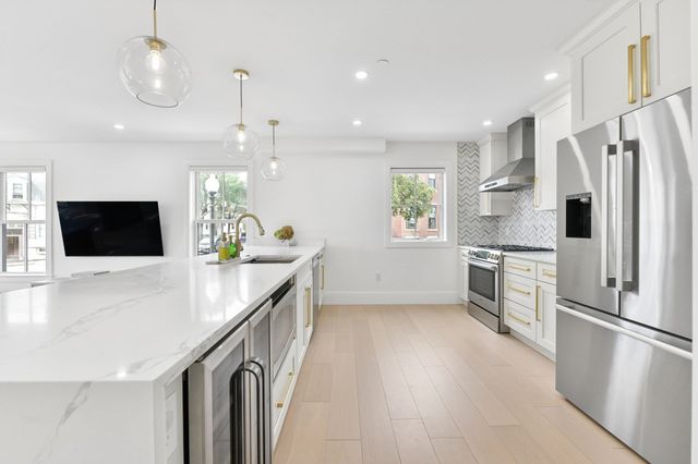 100 White St 1, Boston, MA 02128