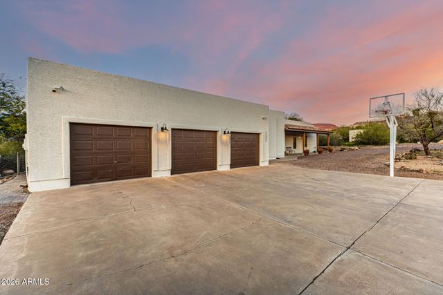 45330 N 14TH Street, New River, AZ 85087