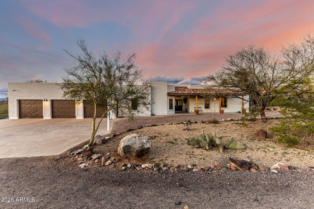 45330 N 14TH Street, New River, AZ 85087