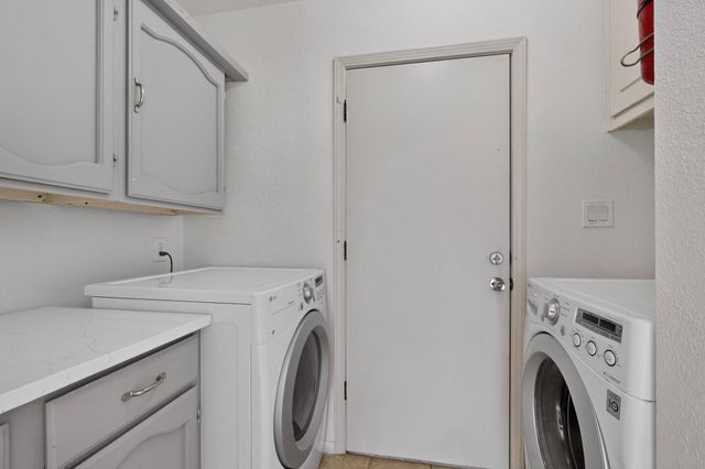 8121 Irwin Street NE, Albuquerque, NM 87109
