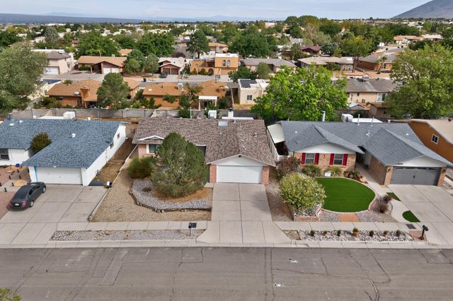 8121 Irwin Street NE, Albuquerque, NM 87109