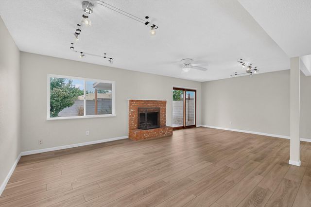 8121 Irwin Street NE, Albuquerque, NM 87109