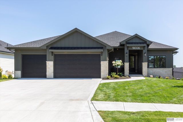 19006 Acorn Drive, Gretna, NE 68028