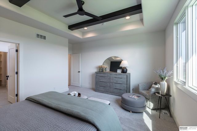 19006 Acorn Drive, Gretna, NE 68028