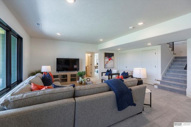 19006 Acorn Drive, Gretna, NE 68028