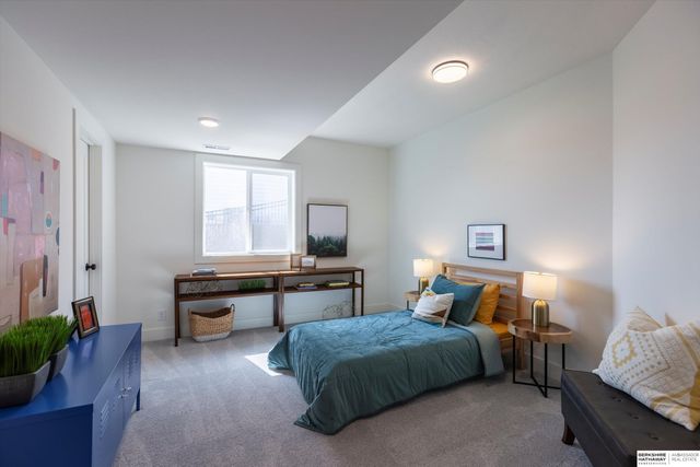 19006 Acorn Drive, Gretna, NE 68028