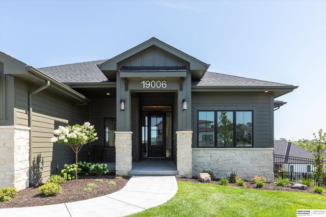 19006 Acorn Drive, Gretna, NE 68028