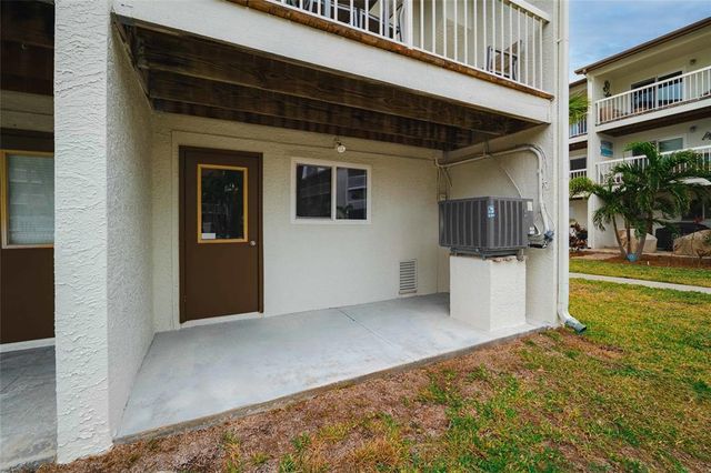 274 MADEIRA CIRCLE, St Petersburg, FL 33715