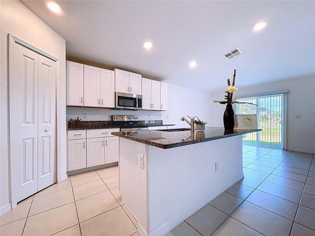 6557 BAR S BAR TRAIL, Zephyrhills, FL 33541