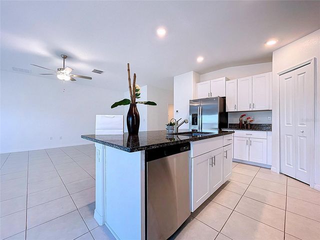 6557 BAR S BAR TRAIL, Zephyrhills, FL 33541