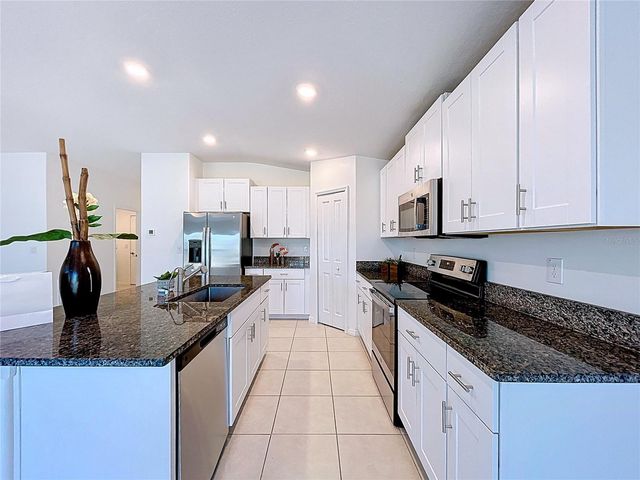 6557 BAR S BAR TRAIL, Zephyrhills, FL 33541