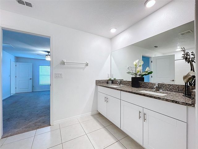 6557 BAR S BAR TRAIL, Zephyrhills, FL 33541