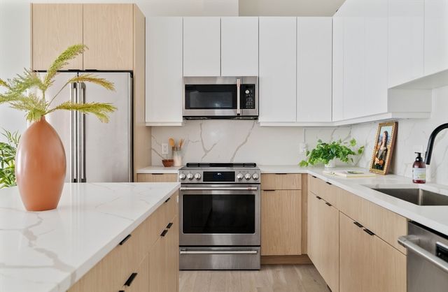 85 Myrtle St. 110, Quincy, MA 02171