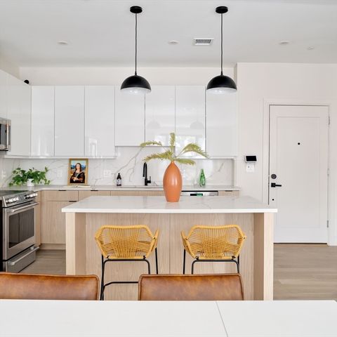 85 Myrtle St. 110, Quincy, MA 02171