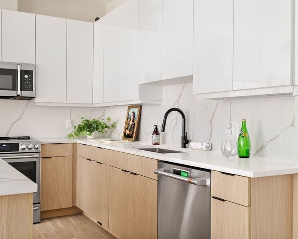 85 Myrtle St. 110, Quincy, MA 02171