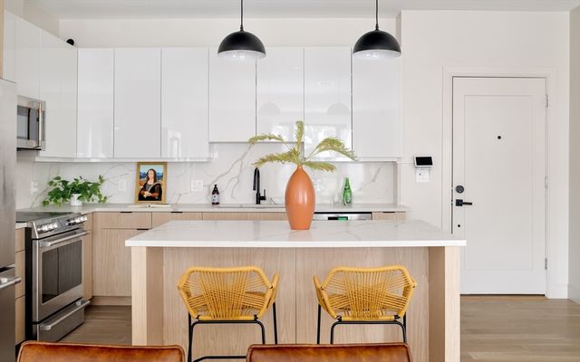 85 Myrtle St. 110, Quincy, MA 02171