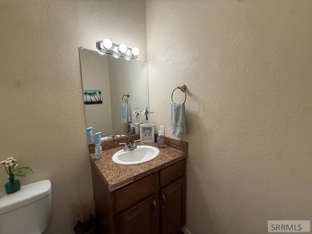 1780 Whispering Pines Drive, Idaho Falls, ID 83401