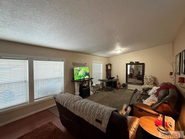 1780 Whispering Pines Drive, Idaho Falls, ID 83401