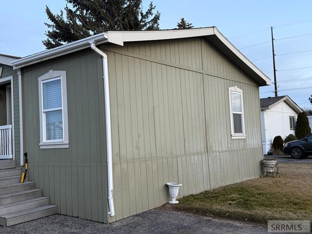 1780 Whispering Pines Drive, Idaho Falls, ID 83401