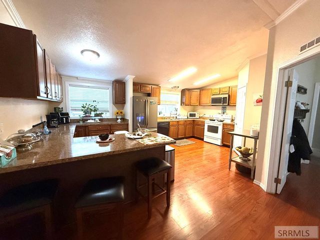 1780 Whispering Pines Drive, Idaho Falls, ID 83401