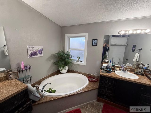 1780 Whispering Pines Drive, Idaho Falls, ID 83401