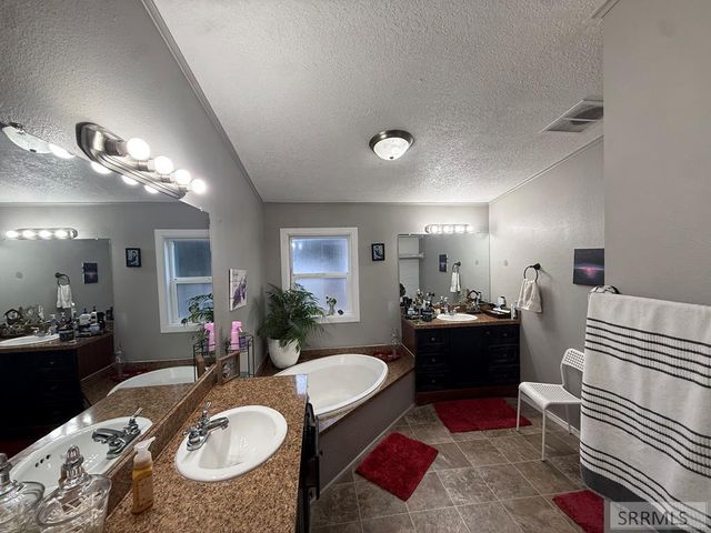 1780 Whispering Pines Drive, Idaho Falls, ID 83401