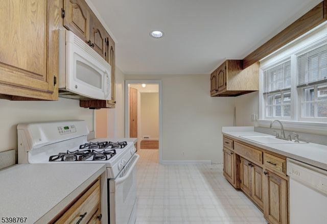 17 Andover Dr, Millburn Twp., NJ 07078