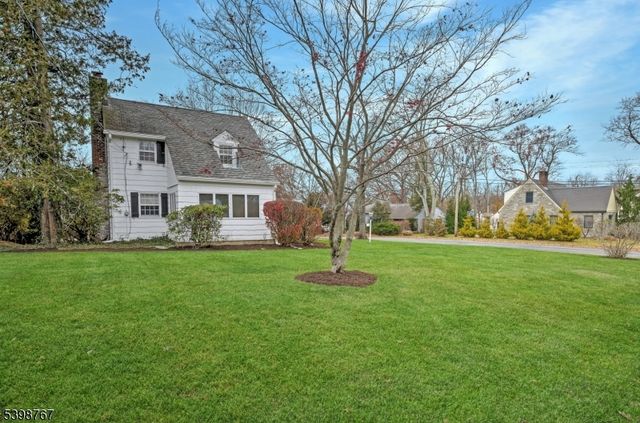 17 Andover Dr, Millburn Twp., NJ 07078