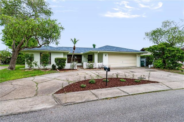 9520 LAKE CHRISTINA LANE, Port Richey, FL 34668